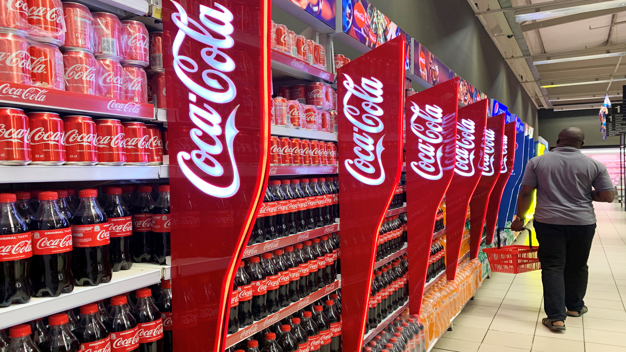 Coca-Cola là một trong những thương hiệu nước có ga nổi tiếng và được yêu thích nhất trên toàn thế giới.