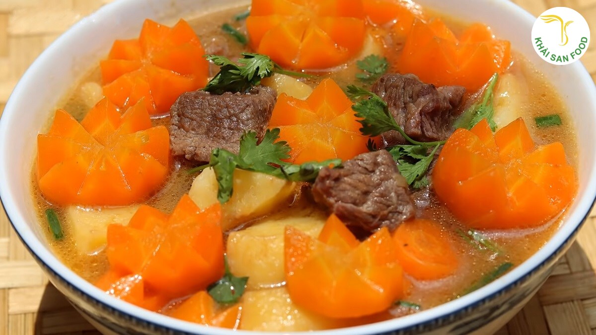 Món canh khoai tây thịt bò cà rốt