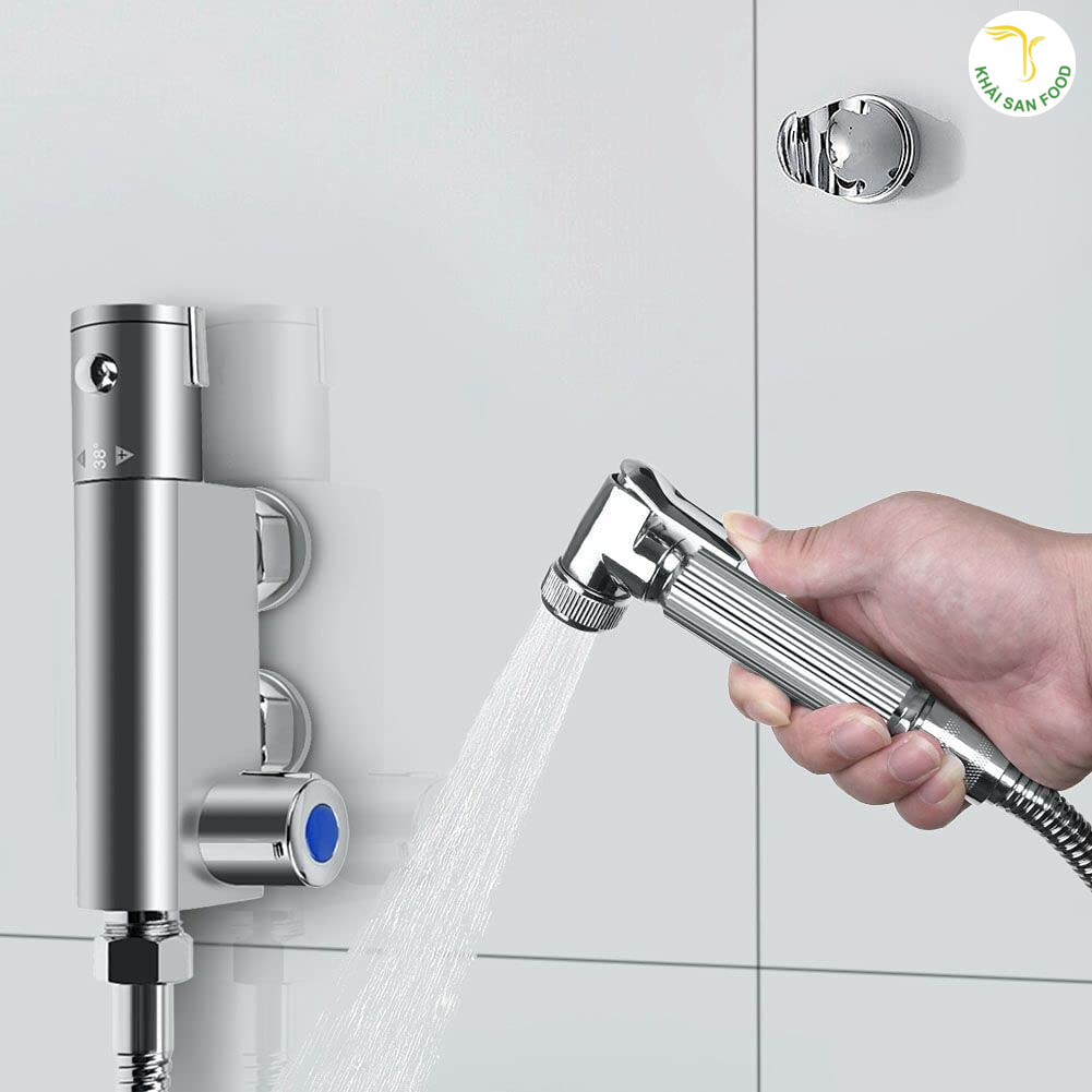 Xịt vệ sinh là dụng cụ tiện lợi để làm sạch và diệt khuẩn xung quanh toilet và vòi sen