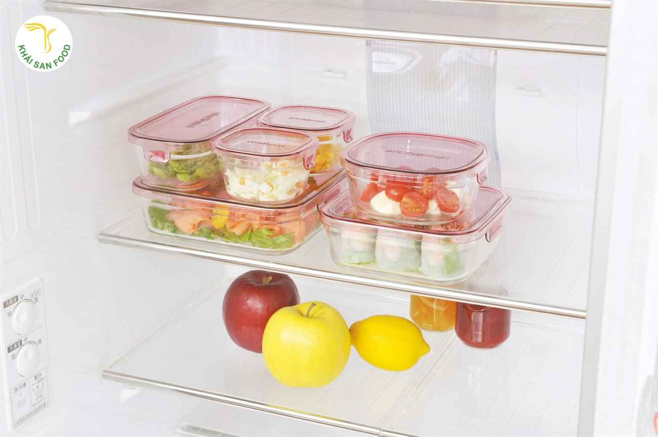 Bảo quản hoa quả trong hộp kín rồi để vào tủ lạnh