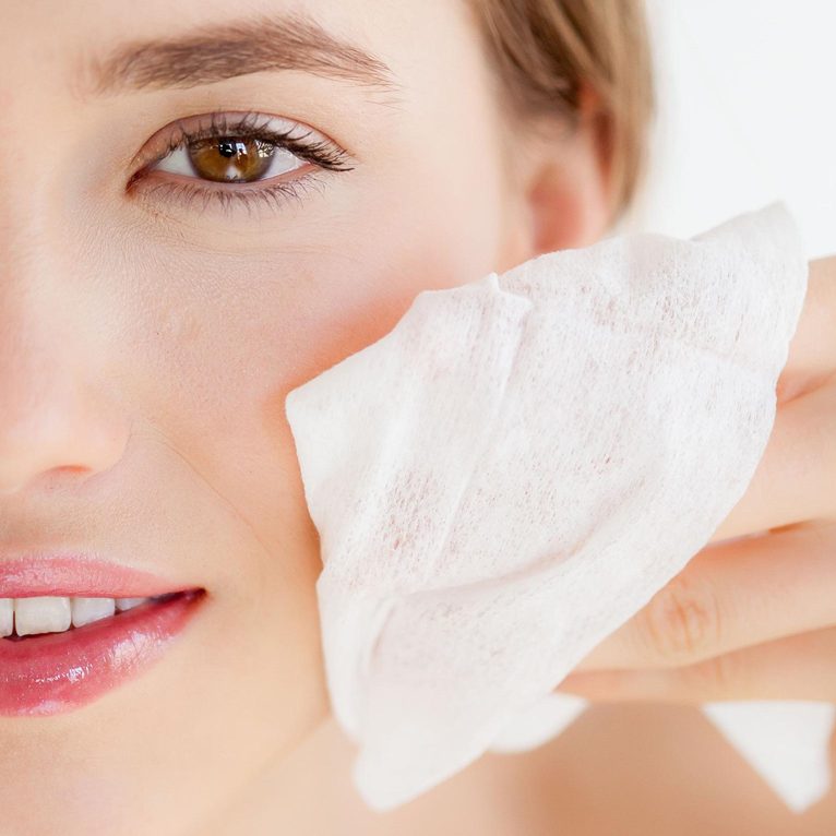 Khăn Ướt Tẩy Trang Nhật Bản Vì Sao Được Yêu Thích?