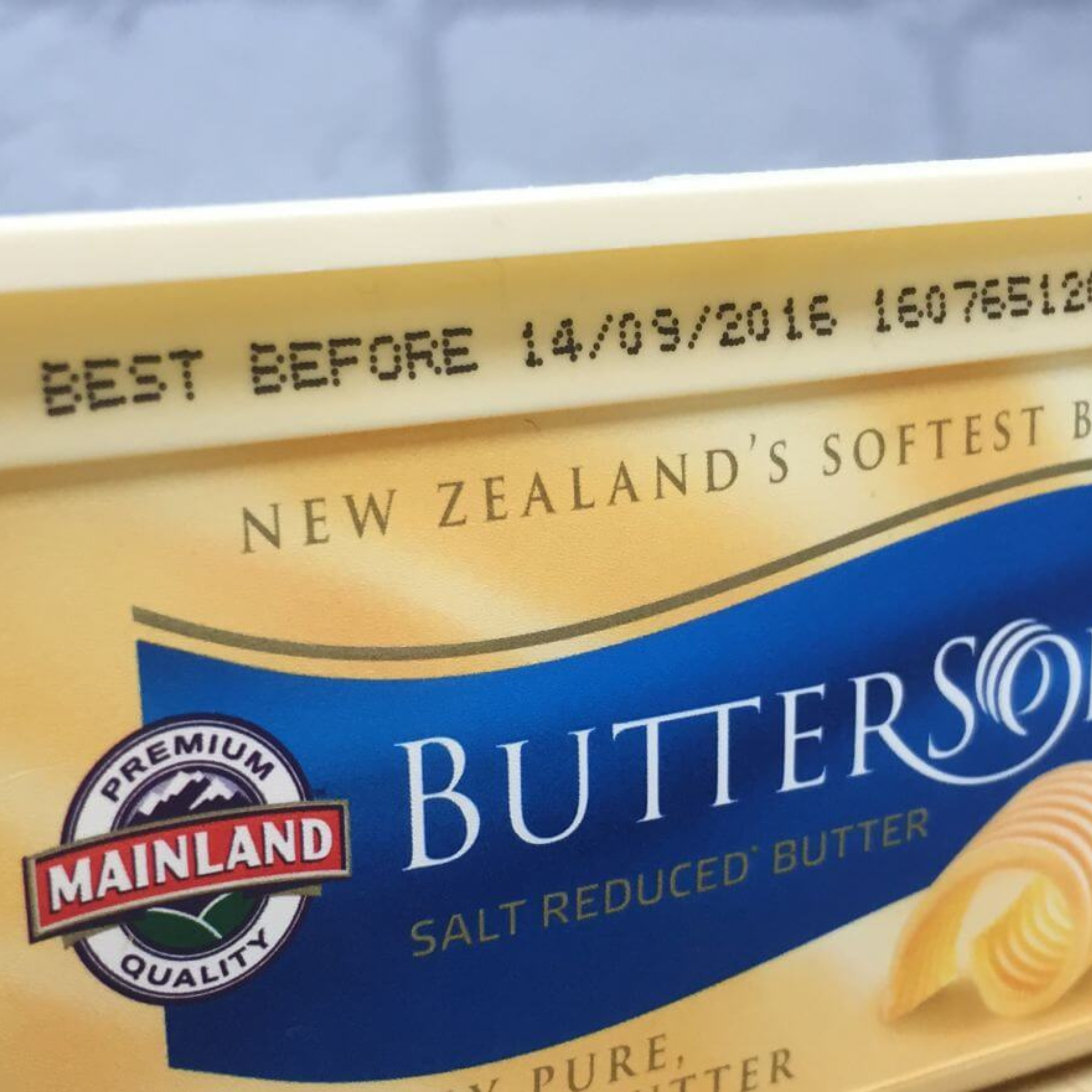 Hàng Cận Date Có Sao Không? Có An Toàn Hay Không?