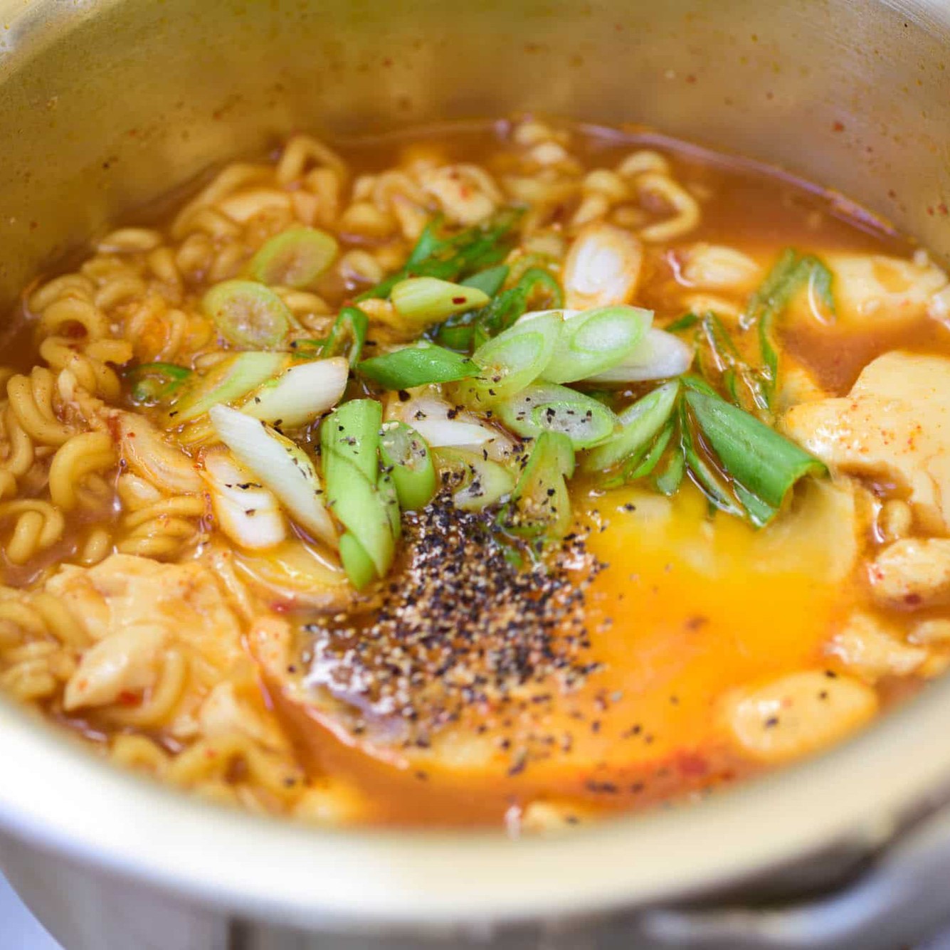 Mì Ăn Liền: Hướng Dẫn Cách Nấu Đơn Giản Và Dinh Dưỡng