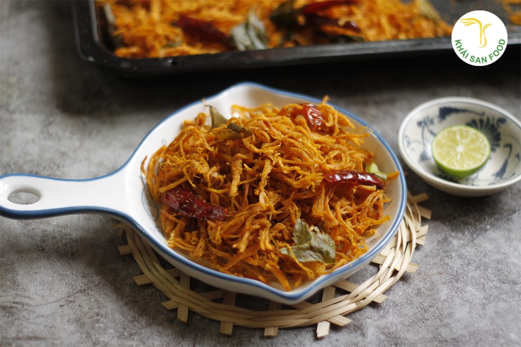 cách làm khô gà lá chanh